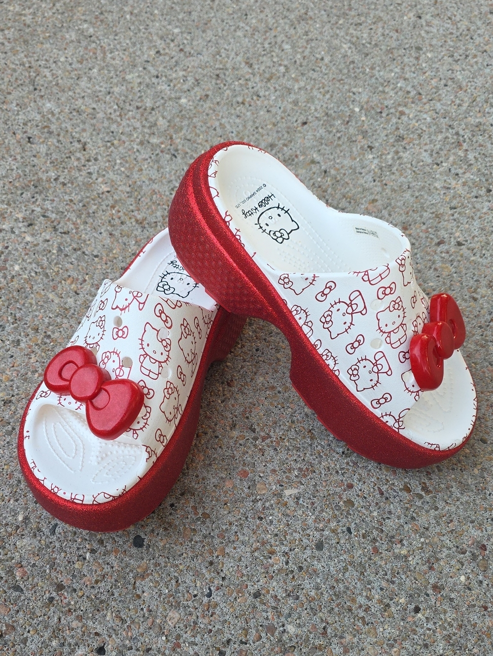 Crocs X Hello Kitty White & Red Glitter Stomp Platform Slides Size 7